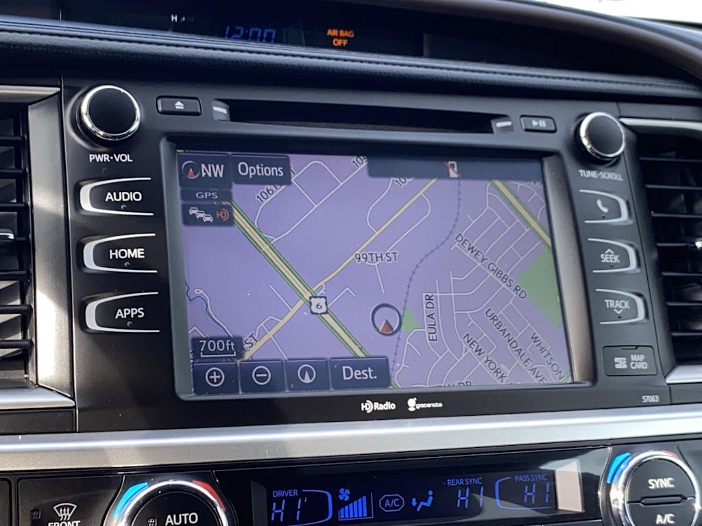 Thumbnail: 2015 Toyota Highlander - 32