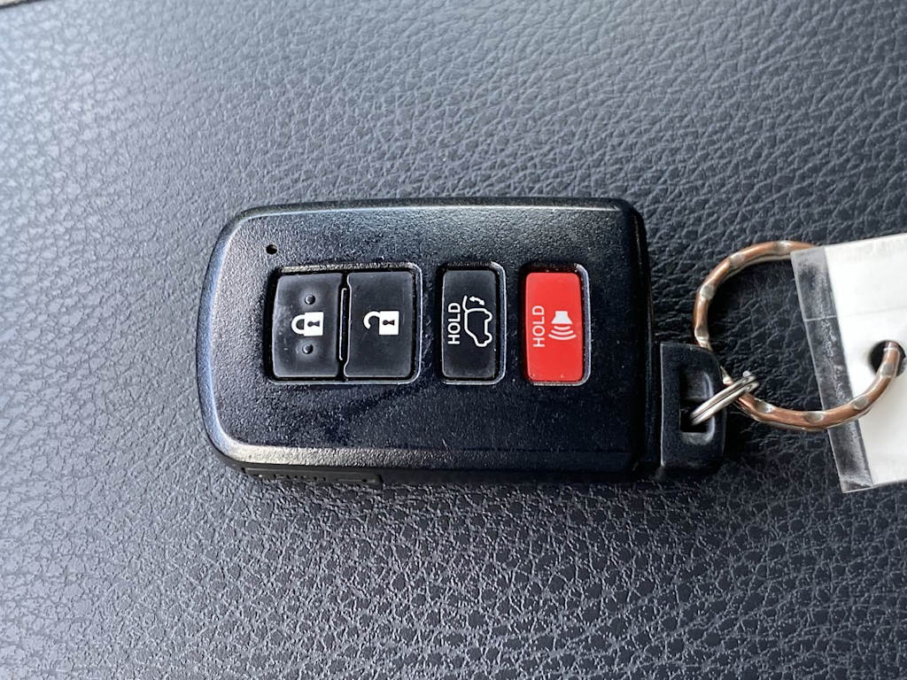 Thumbnail: 2015 Toyota Highlander - 18