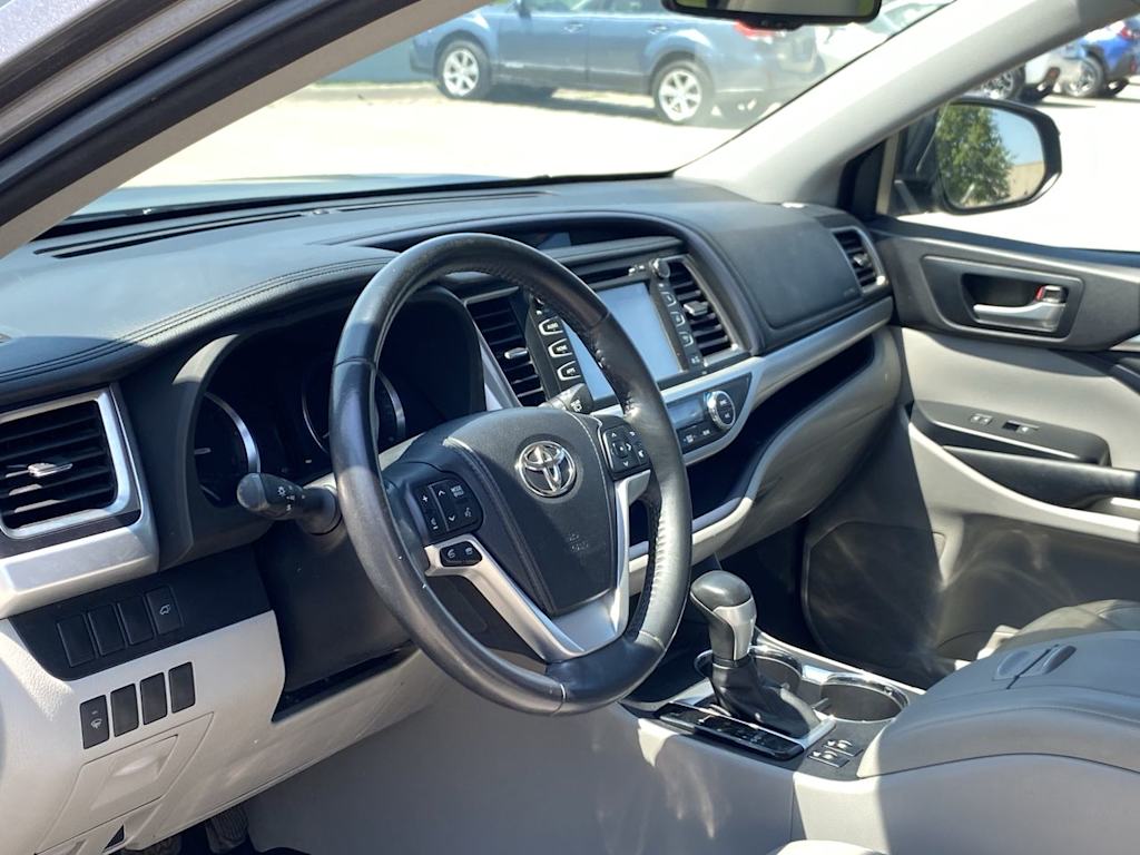 2014 Toyota Highlander XLE 2