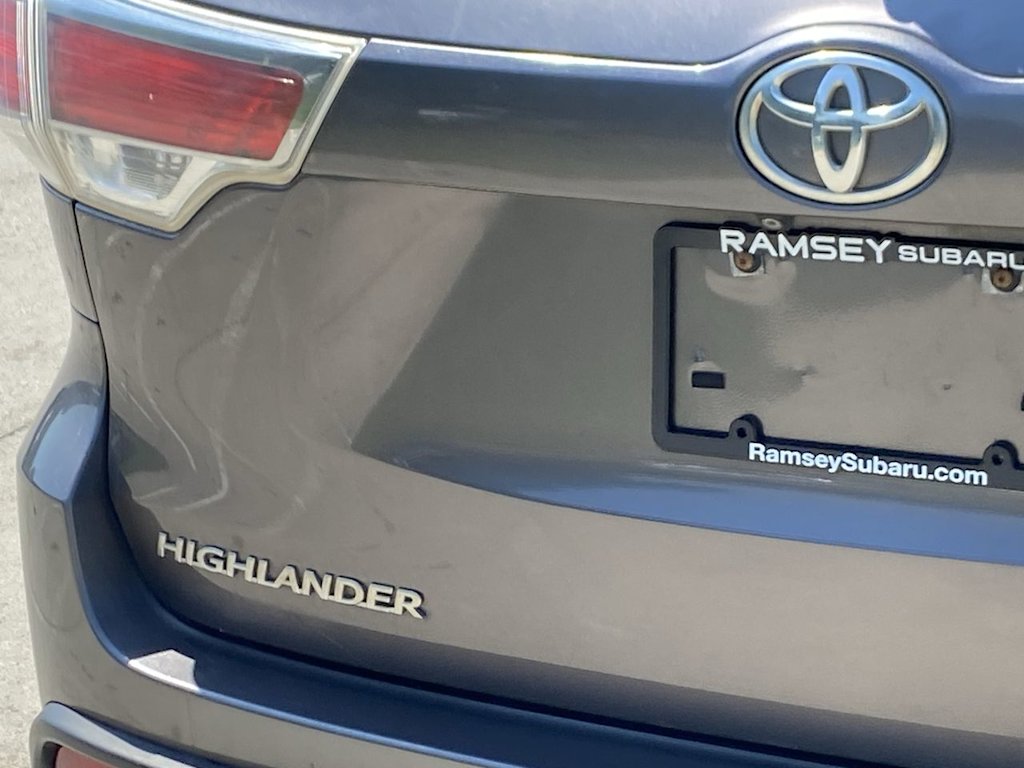 2014 Toyota Highlander XLE 24