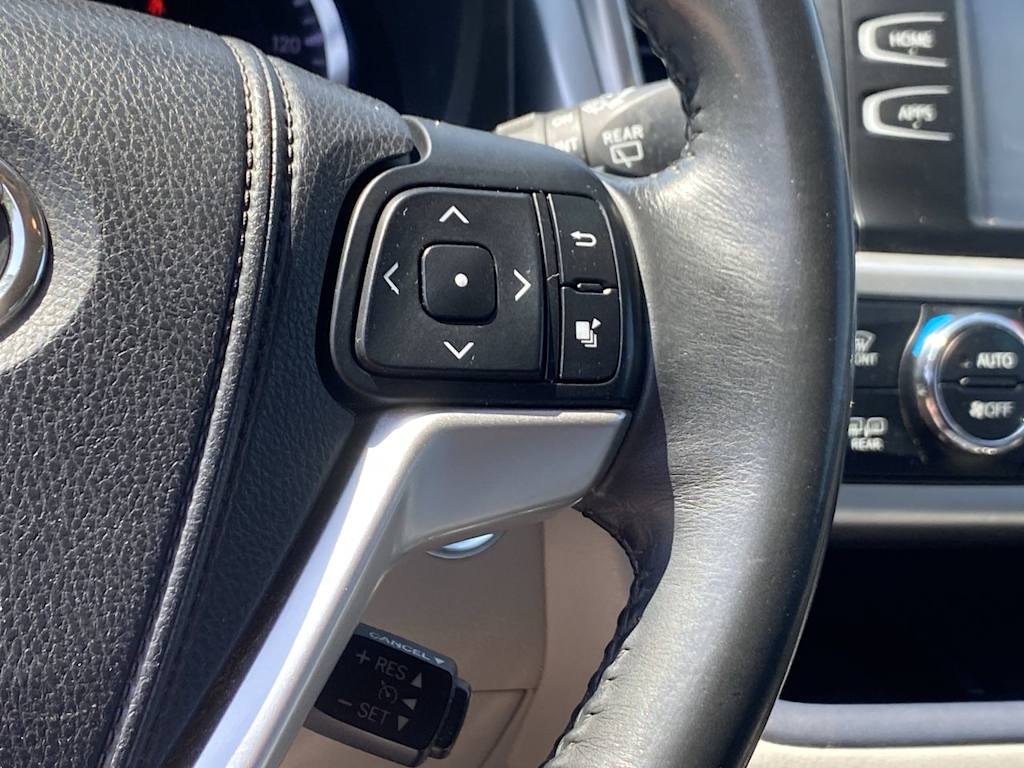 2014 Toyota Highlander XLE 30