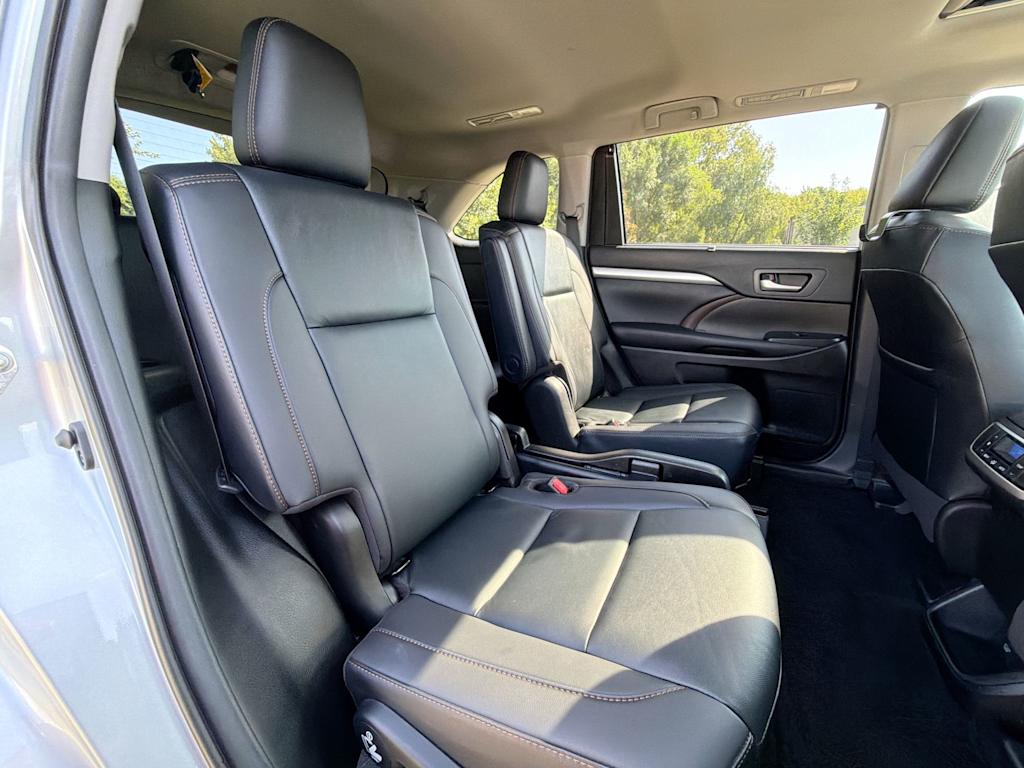 Thumbnail: 2019 Toyota Highlander - 26