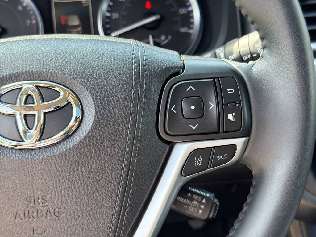 Thumbnail: 2019 Toyota Highlander - 28