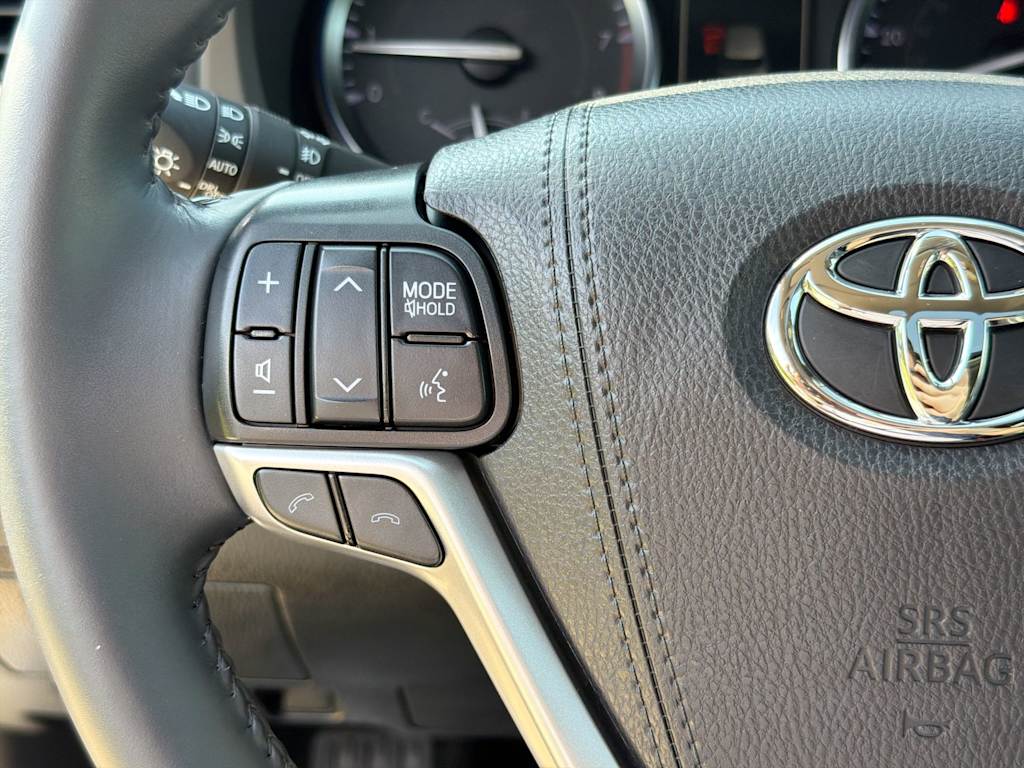 Thumbnail: 2019 Toyota Highlander - 27