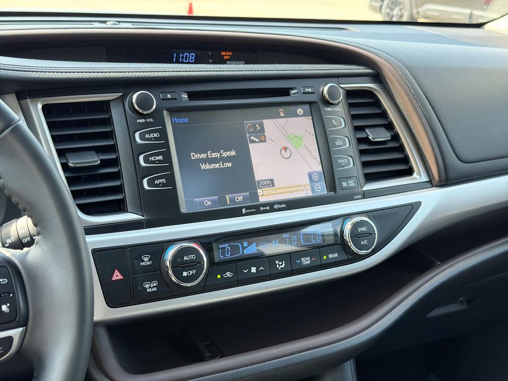 Thumbnail: 2019 Toyota Highlander - 14