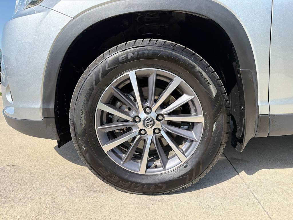 Thumbnail: 2019 Toyota Highlander - 7