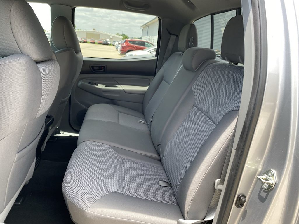 2015 Toyota Tacoma Base 24