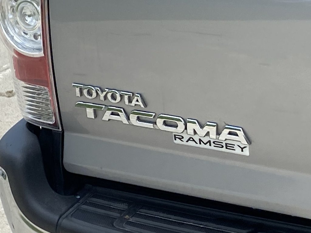 2015 Toyota Tacoma Base 23