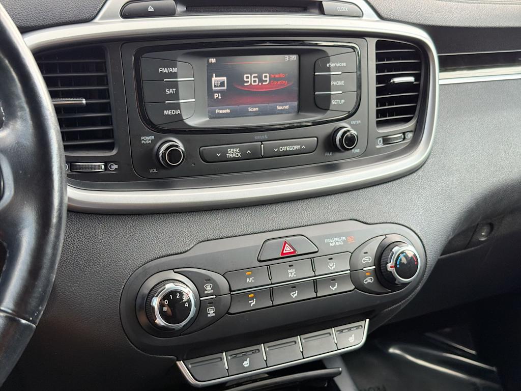 Thumbnail: 2016 Kia Sorento - 13