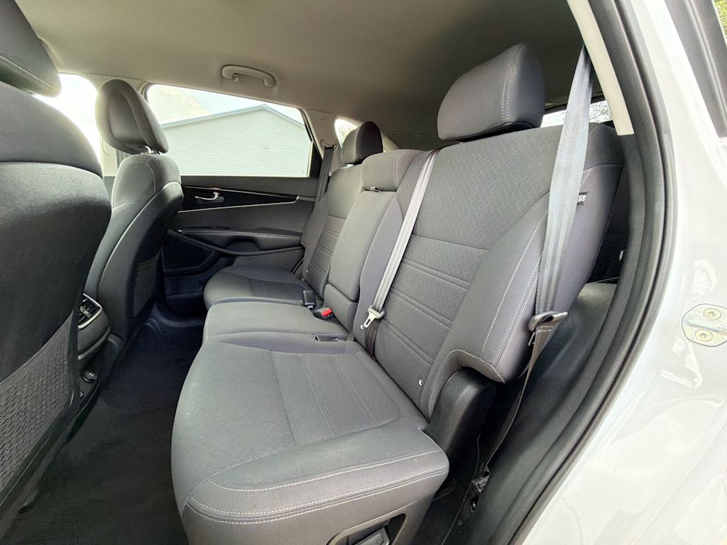 Thumbnail: 2016 Kia Sorento - 24