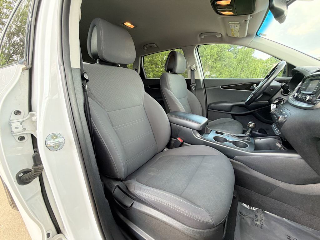 Thumbnail: 2016 Kia Sorento - 10