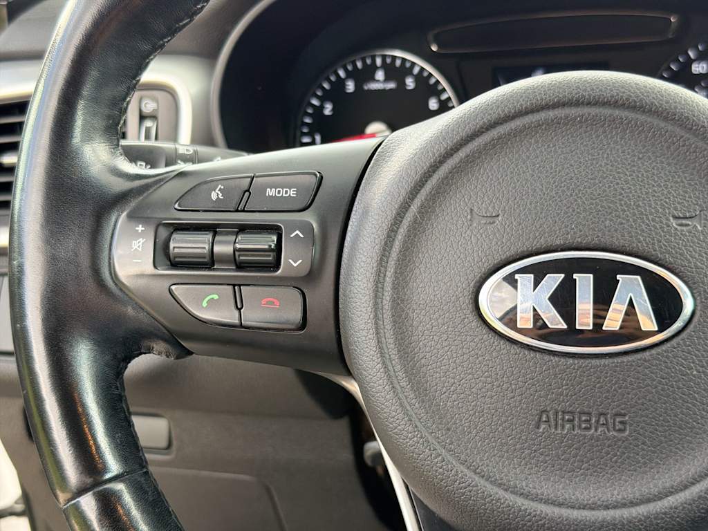 Thumbnail: 2016 Kia Sorento - 26