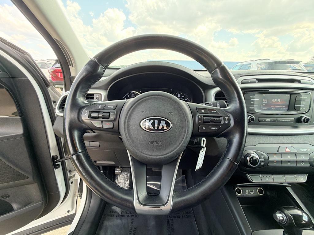 Thumbnail: 2016 Kia Sorento - 12