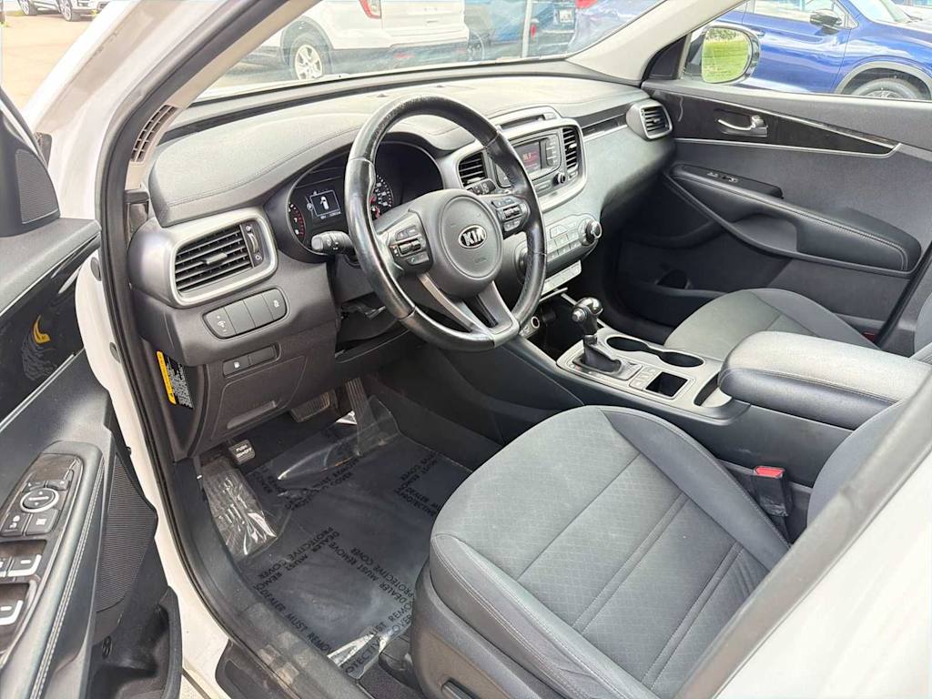 Thumbnail: 2016 Kia Sorento - 2