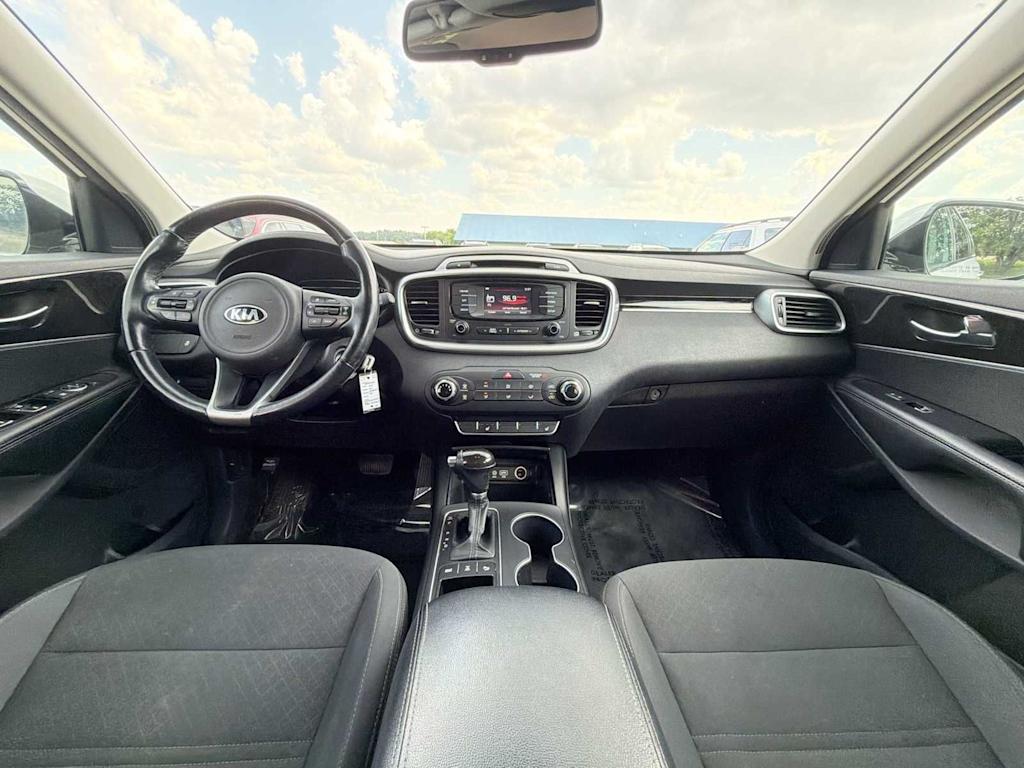 Thumbnail: 2016 Kia Sorento - 8