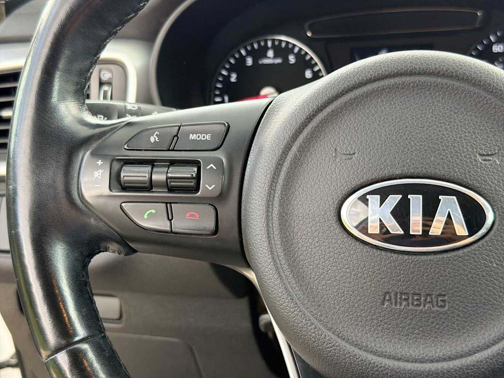 Thumbnail: 2016 Kia Sorento - 26