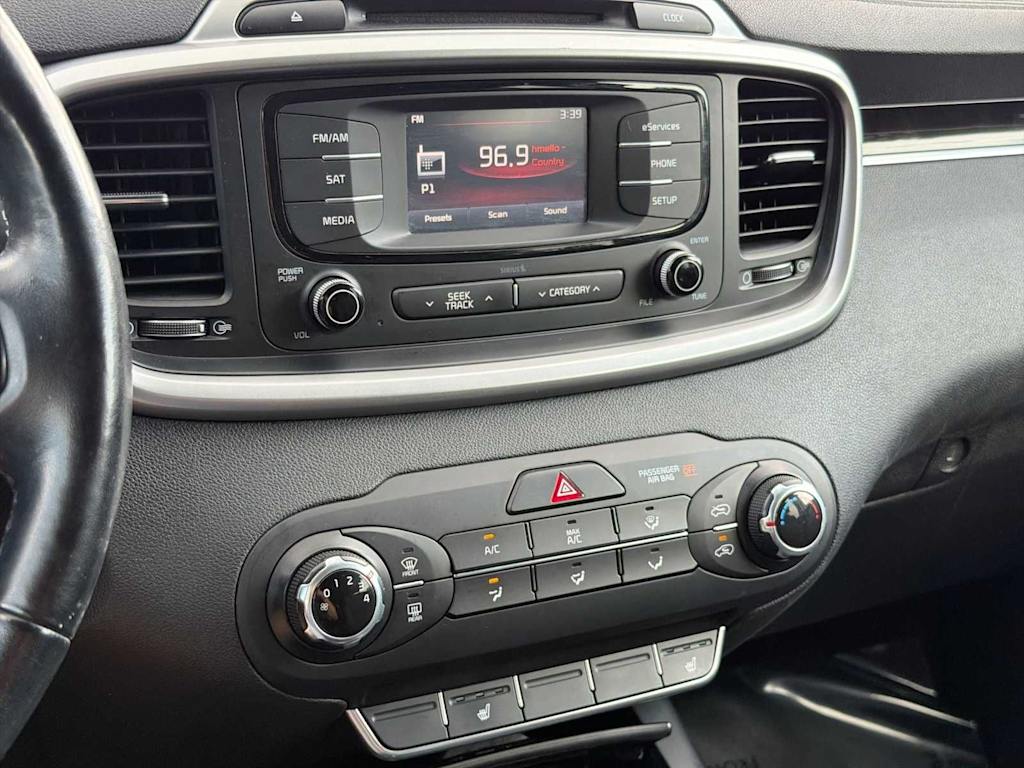 Thumbnail: 2016 Kia Sorento - 13