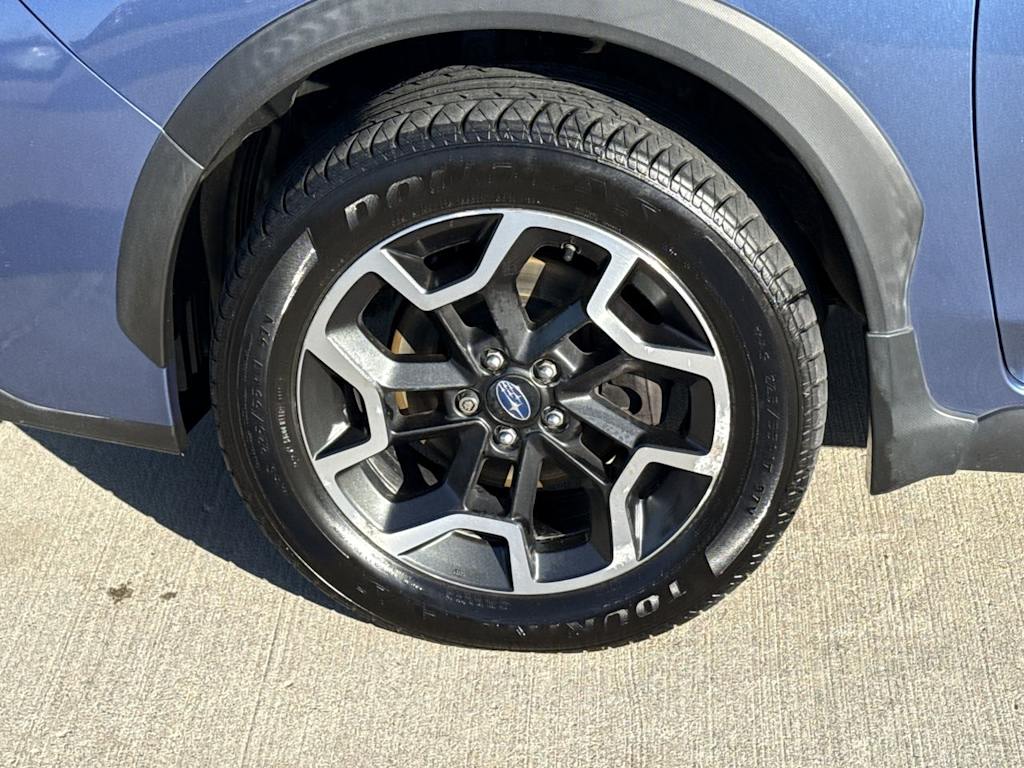 Thumbnail: 2017 Subaru Crosstrek - 6