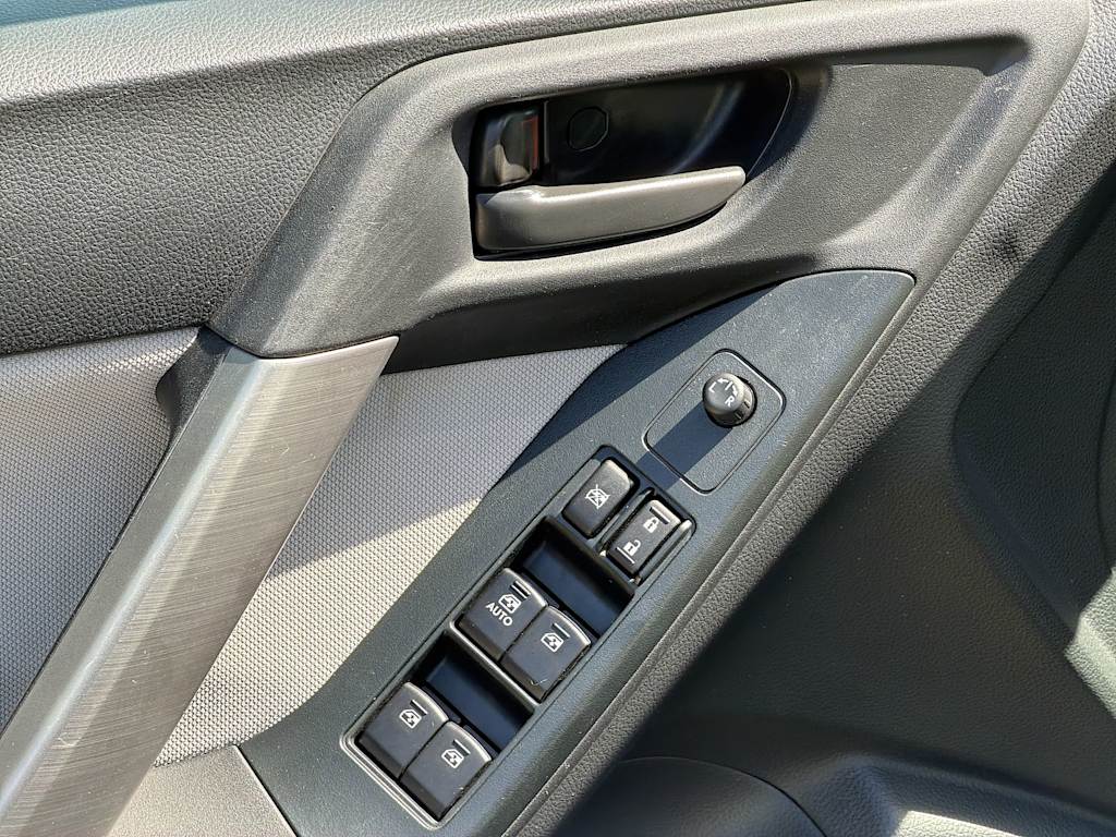 Thumbnail: 2015 Subaru Forester - 23