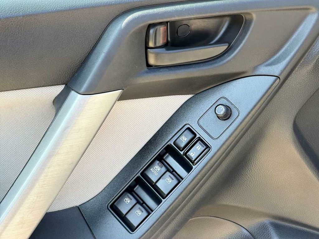 Thumbnail: 2016 Subaru Forester - 23