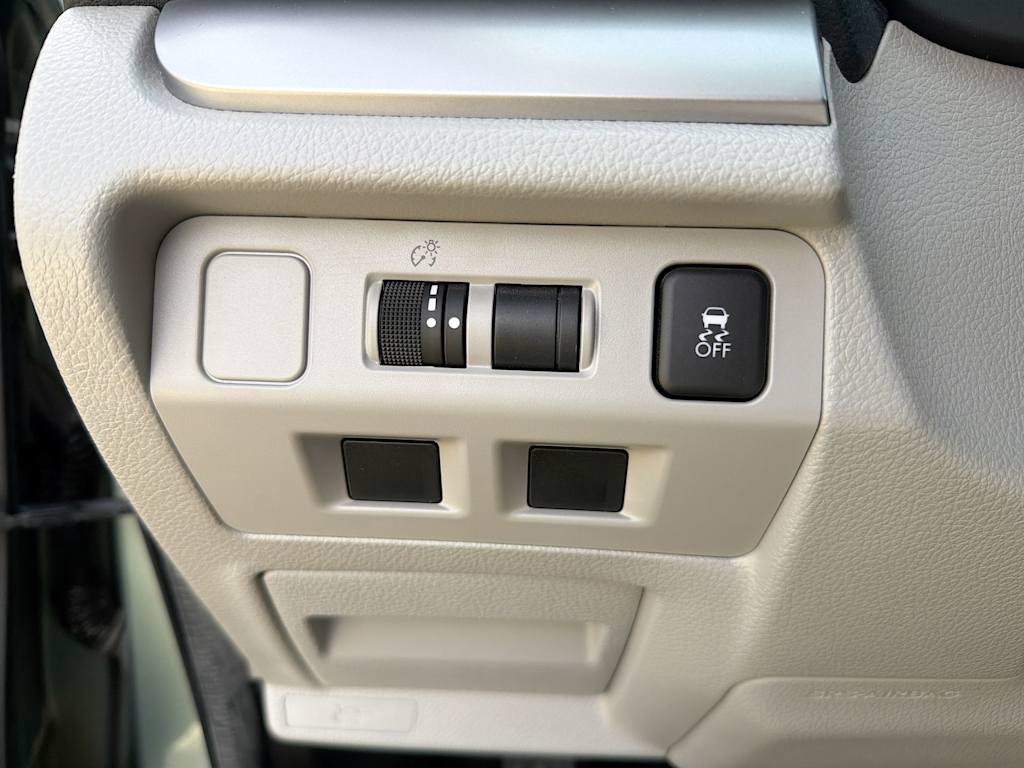 Thumbnail: 2017 Subaru Forester - 30