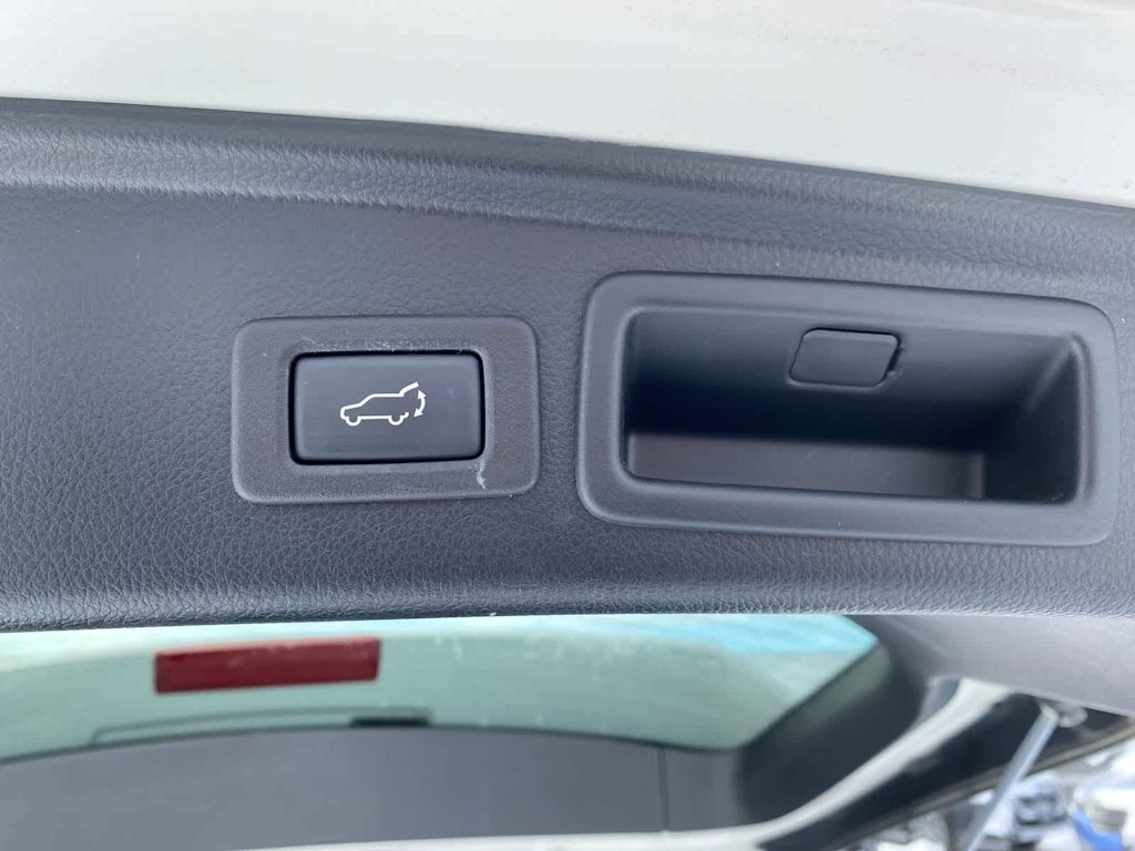 Thumbnail: 2017 Subaru Forester - 9