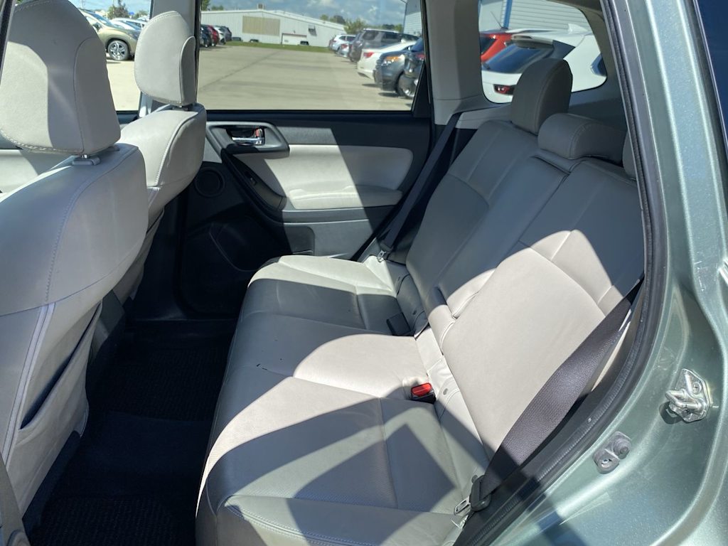 Thumbnail: 2015 Subaru Forester - 27