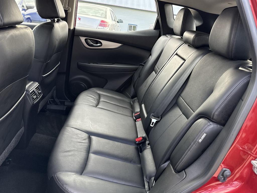 Thumbnail: 2020 Nissan Rogue Sport - 25