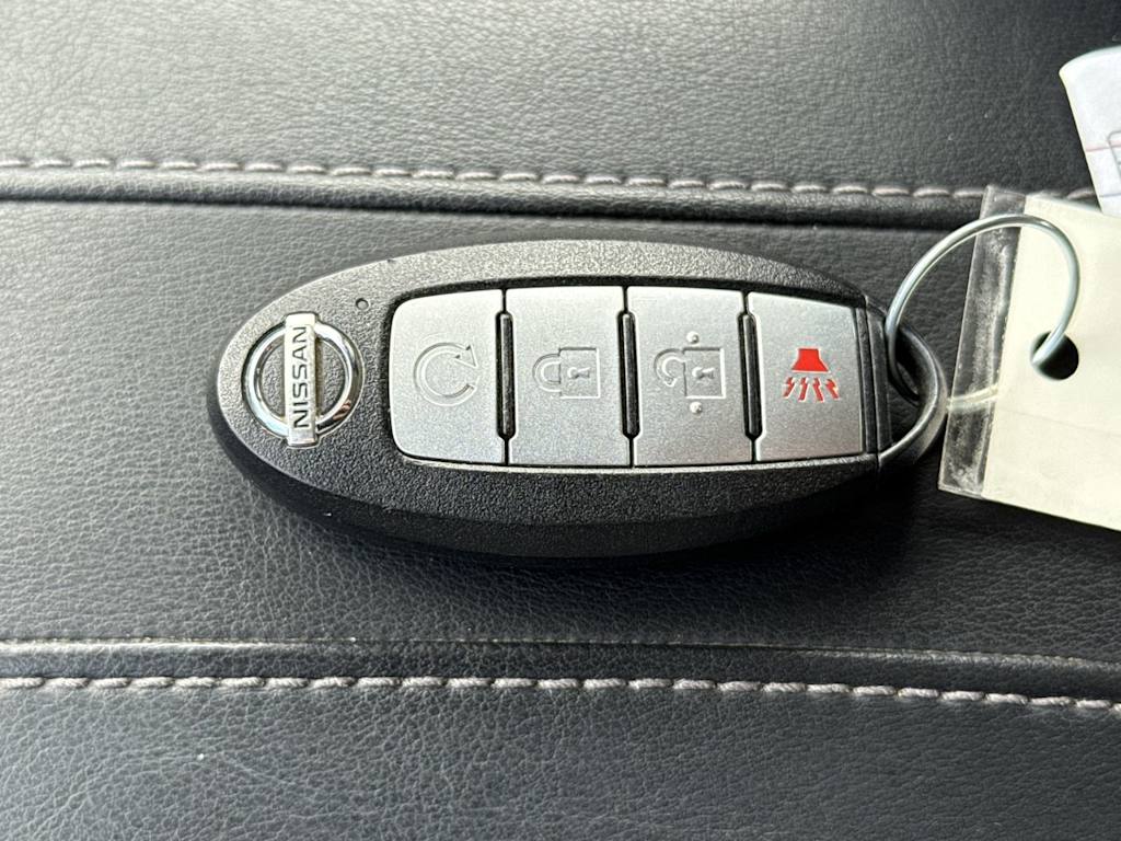 Thumbnail: 2020 Nissan Rogue Sport - 17