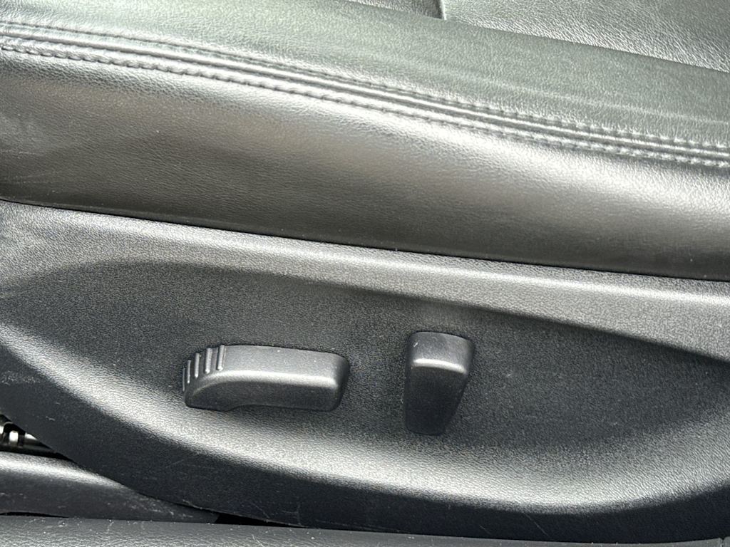 Thumbnail: 2014 INFINITI Q50 - 25