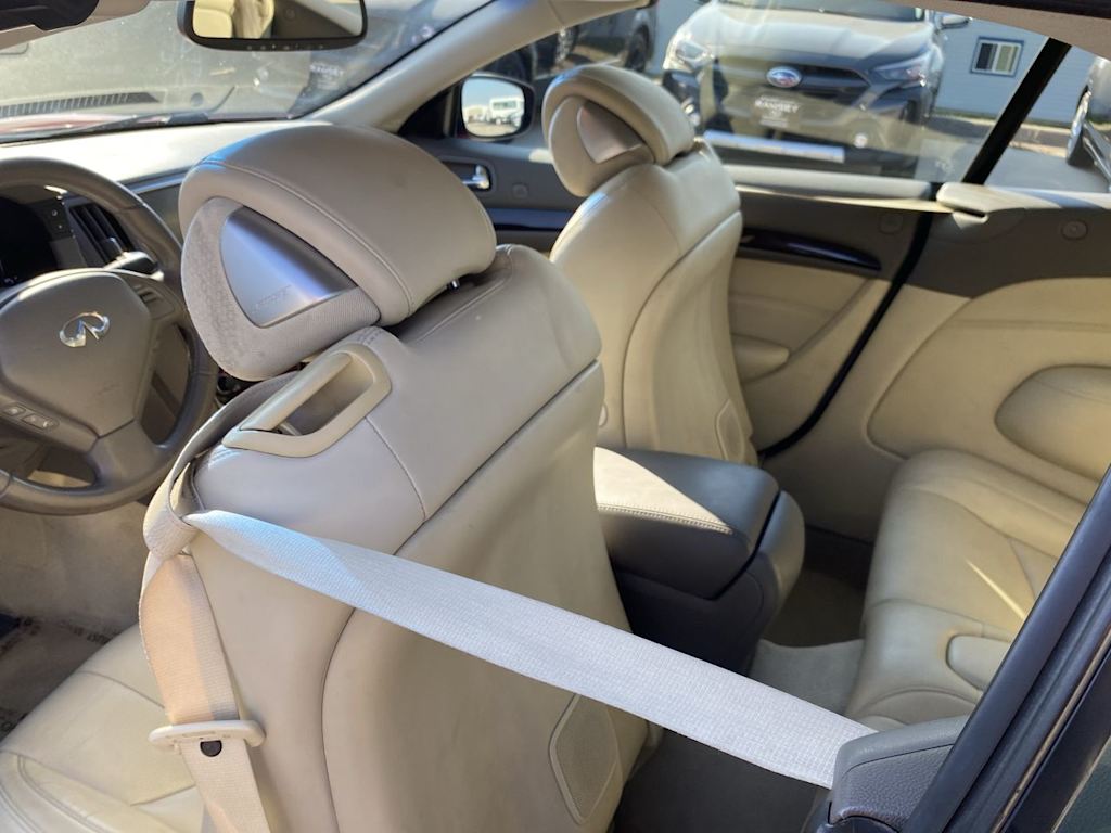Thumbnail: 2010 INFINITI G37 - 10