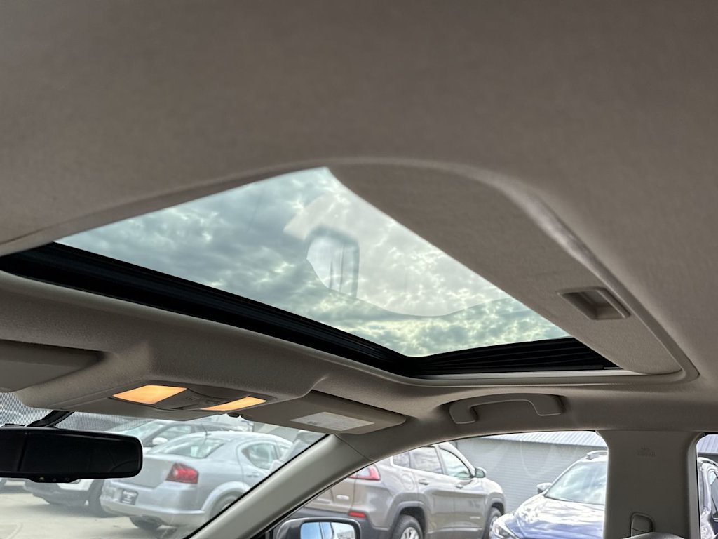 Thumbnail: 2012 Nissan Rogue - 25