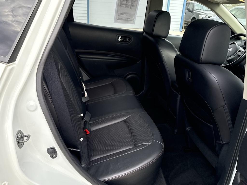 Thumbnail: 2012 Nissan Rogue - 27