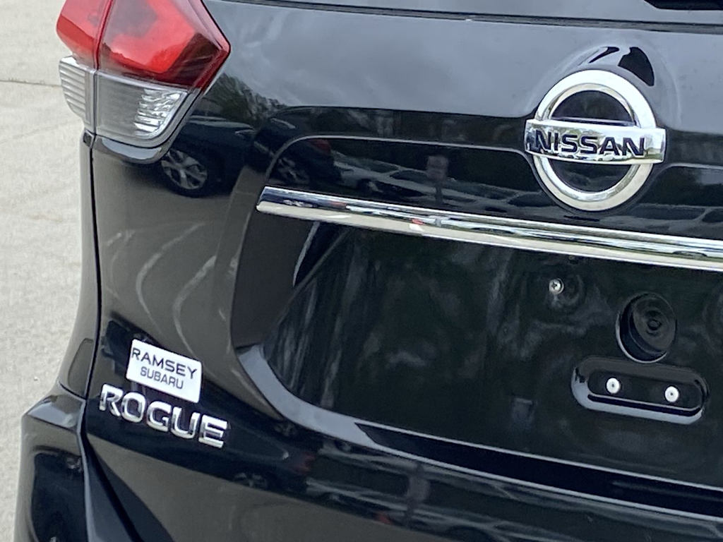 2018 Nissan Rogue SL 23