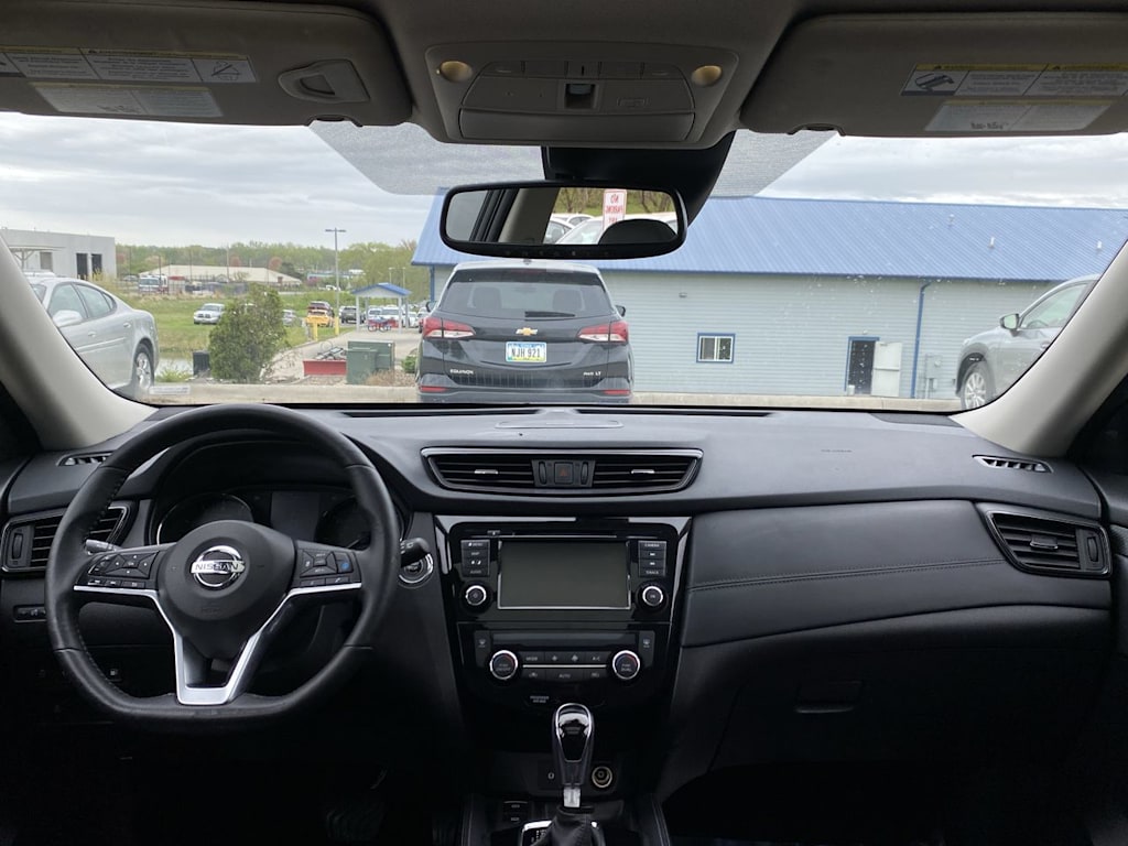 2018 Nissan Rogue SL 9