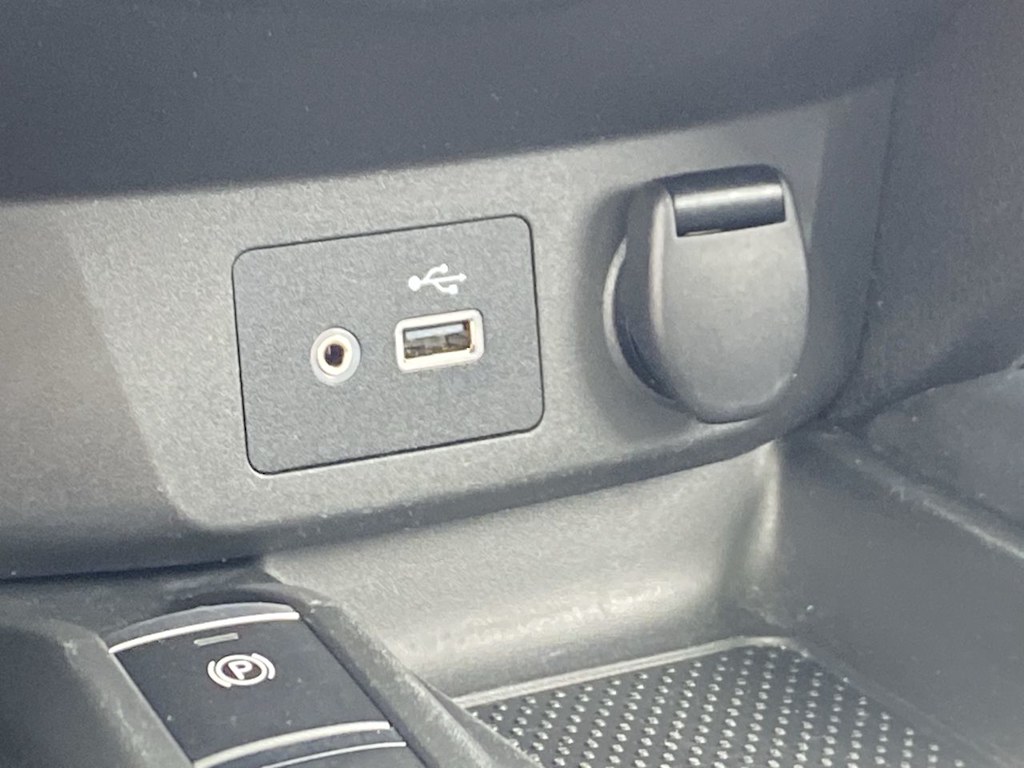 2018 Nissan Rogue SL 33
