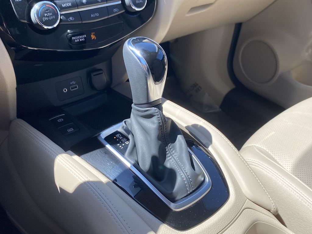 2018 Nissan Rogue SL 35
