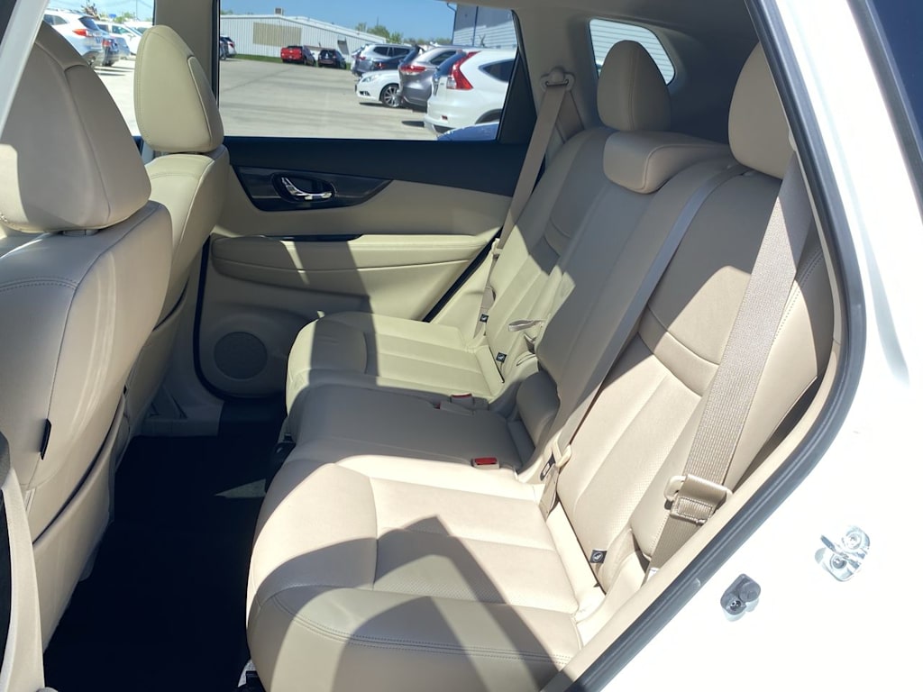 2018 Nissan Rogue SL 27