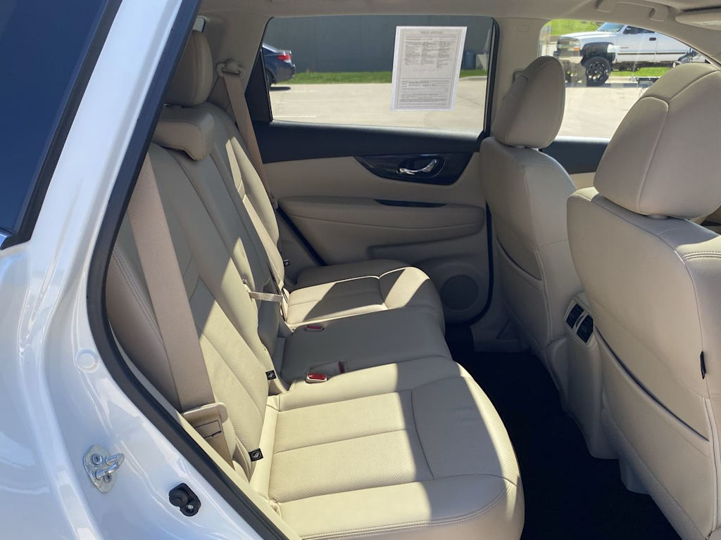 2018 Nissan Rogue SL 28