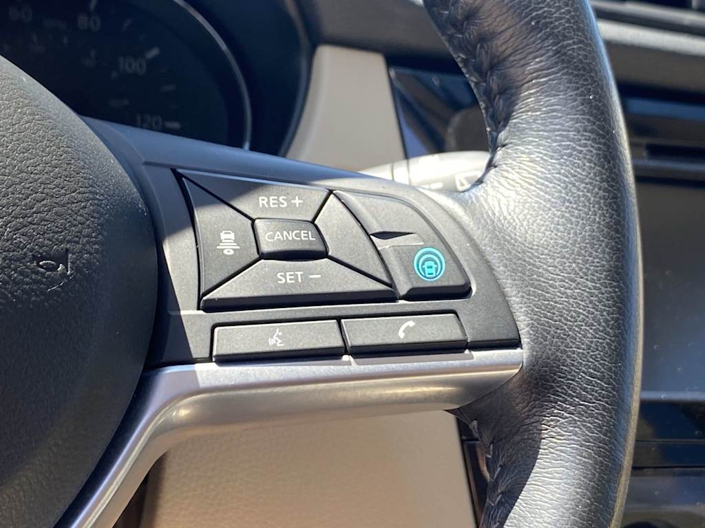 2018 Nissan Rogue SL 30