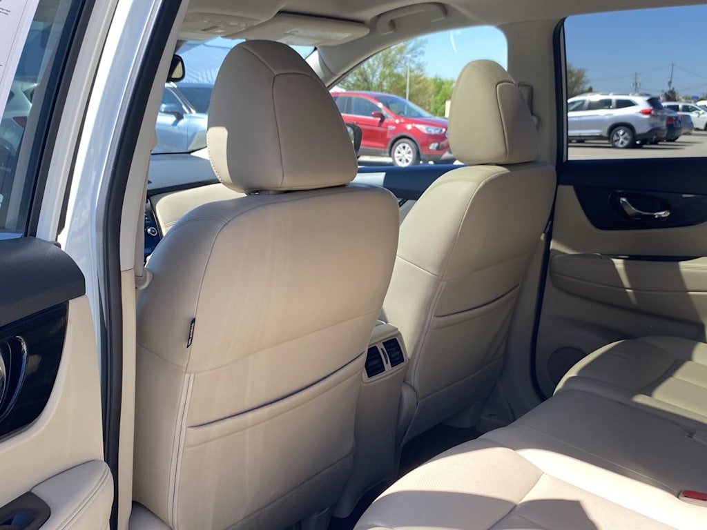 2018 Nissan Rogue SL 12