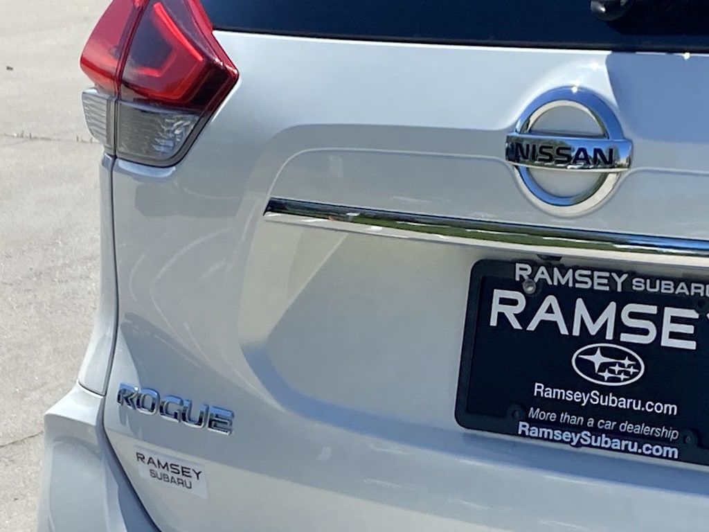 2018 Nissan Rogue SL 6