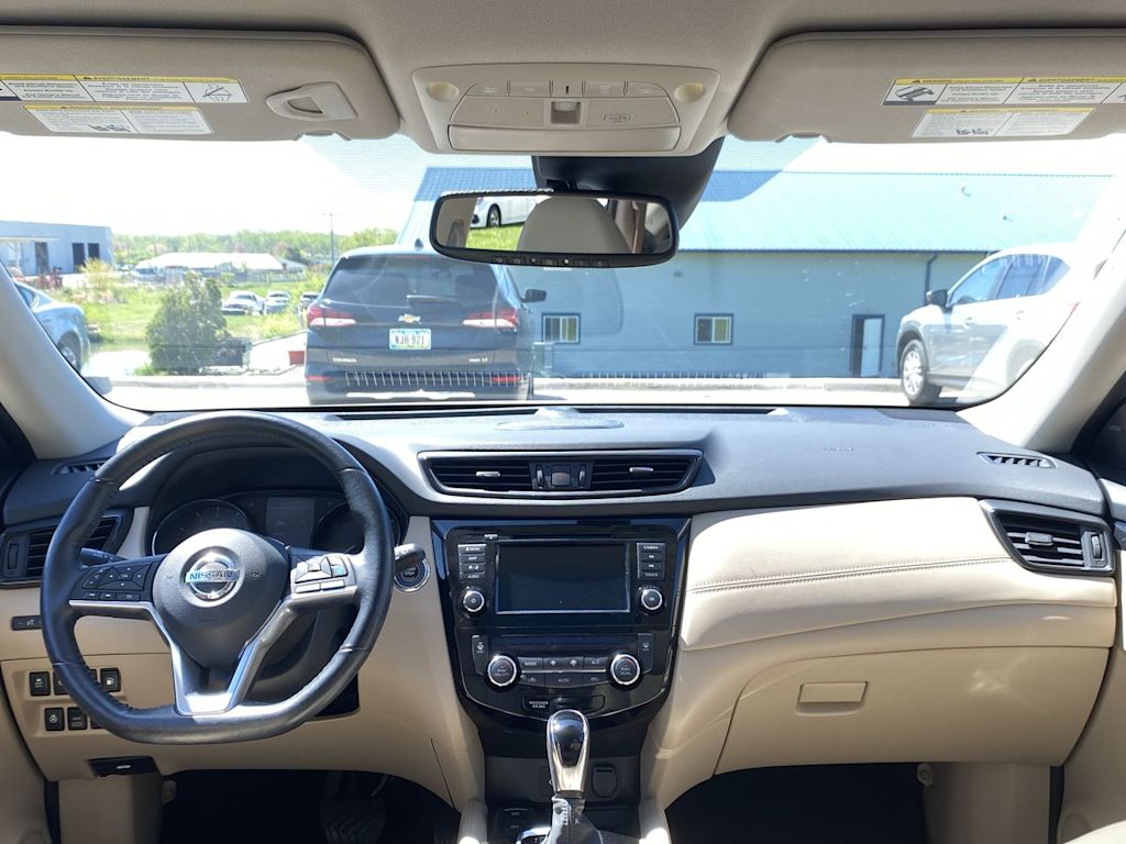 2018 Nissan Rogue SL 9