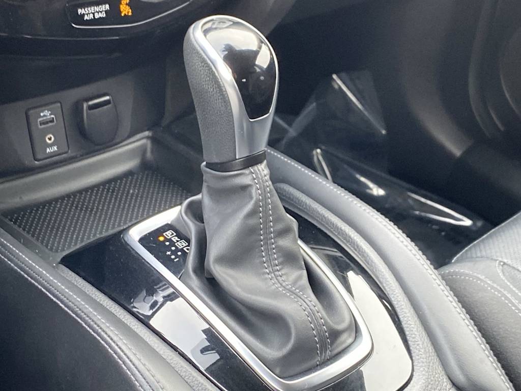 Thumbnail: 2017 Nissan Rogue - 34