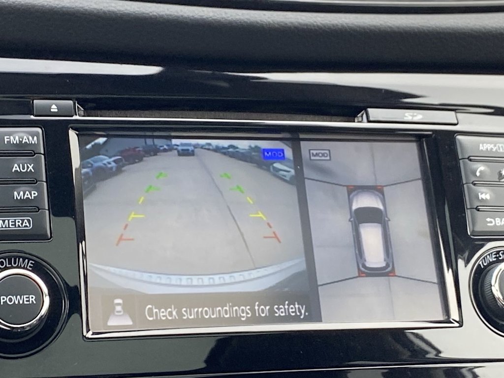 Thumbnail: 2017 Nissan Rogue - 31