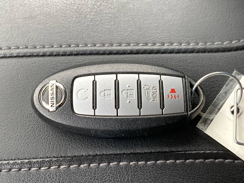 Thumbnail: 2017 Nissan Rogue - 18