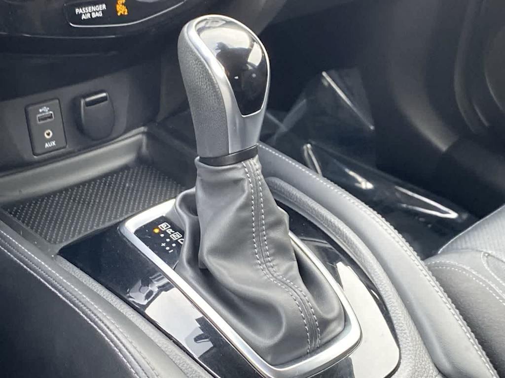 Thumbnail: 2017 Nissan Rogue - 34