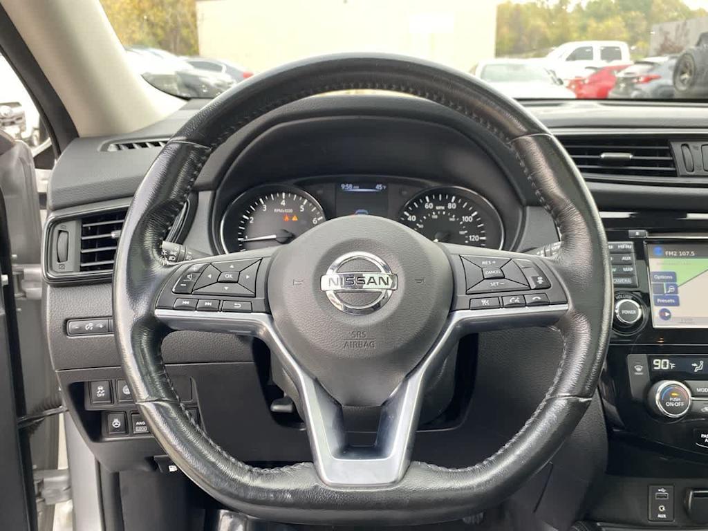 Thumbnail: 2017 Nissan Rogue - 13