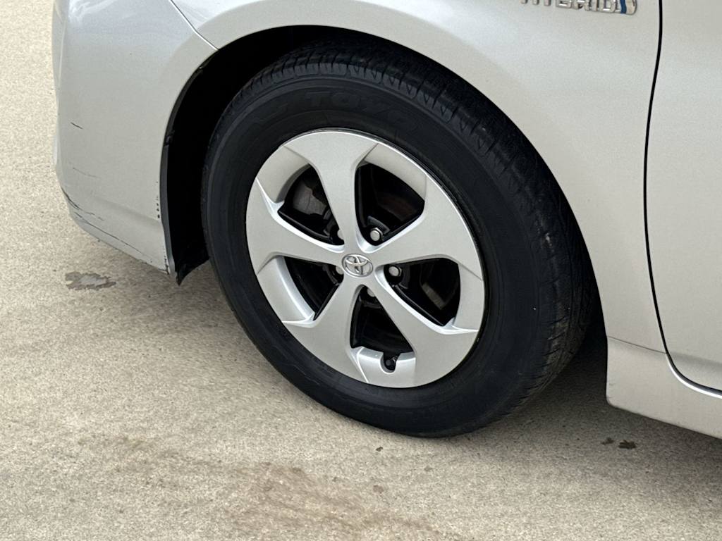 Thumbnail: 2014 Toyota Prius - 8