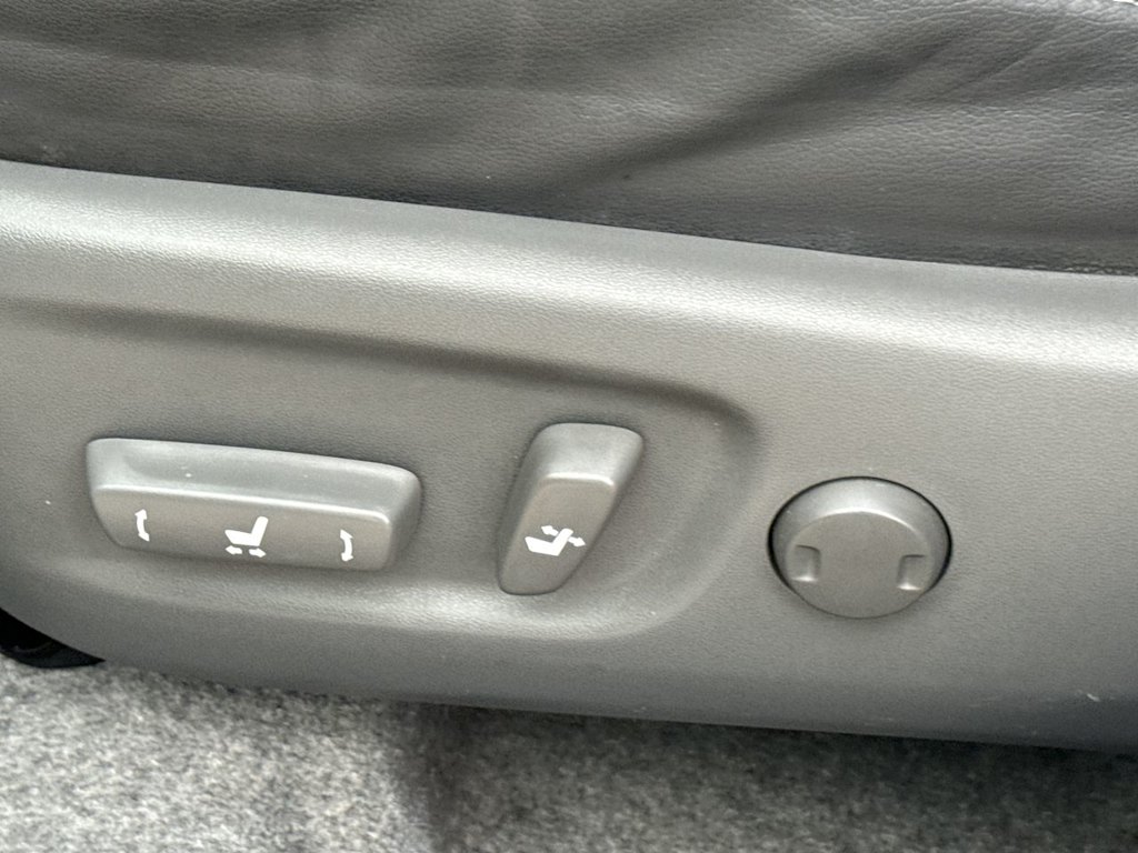 Thumbnail: 2014 Toyota Prius - 23